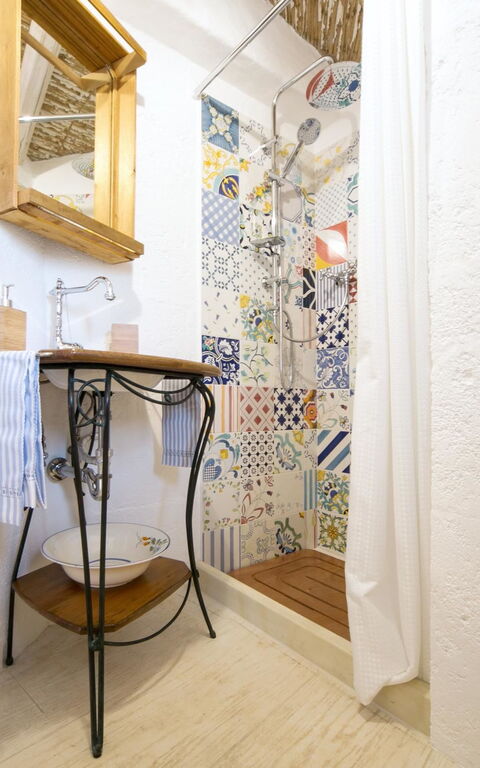 Trullo Torre Suda: Bathroom