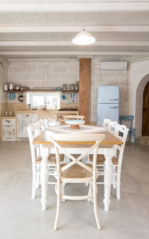 Trullo Torre Suda: Dining Room, Kitchen