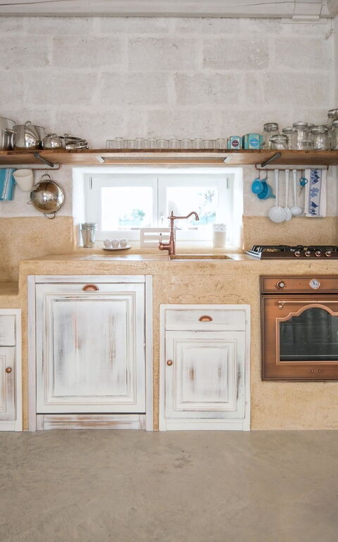Trullo Torre Suda: Dining Room, Kitchen