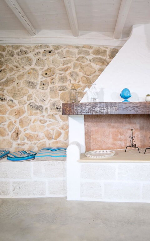Trullo Torre Suda: Dining Room, Kitchen