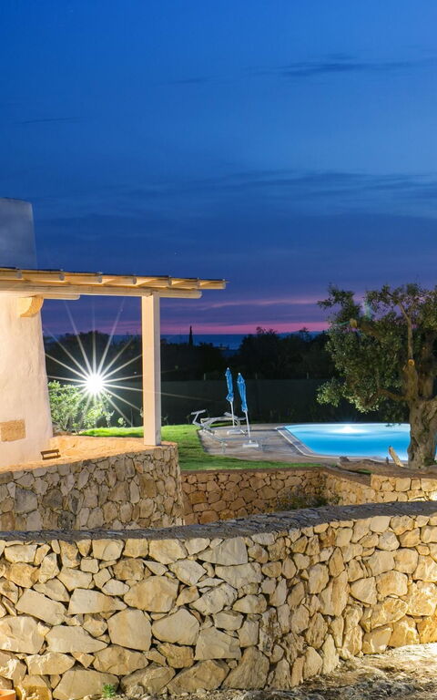 Trullo Torre Suda: Garden, Outdoor