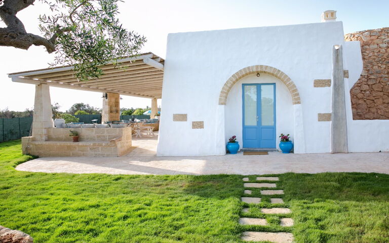 Trullo Torre Suda: Garden, Outdoor