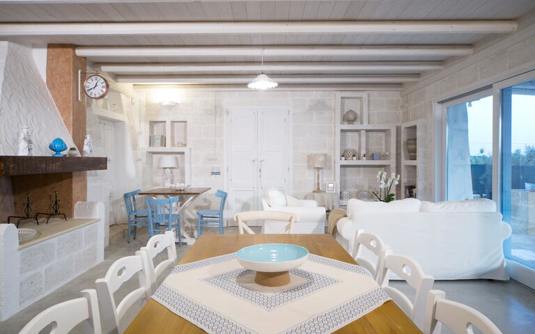Trullo Torre Suda: Dining Room, Kitchen