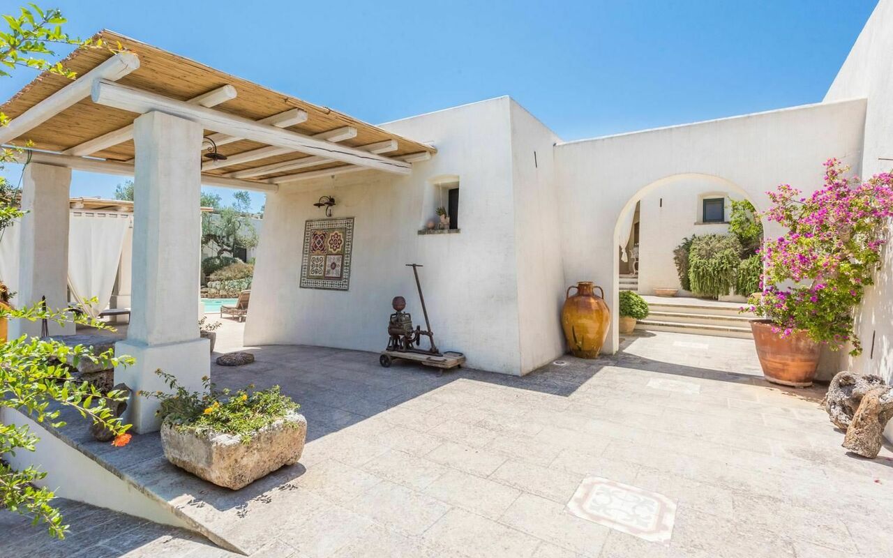 Tia Trullo: Outdoor