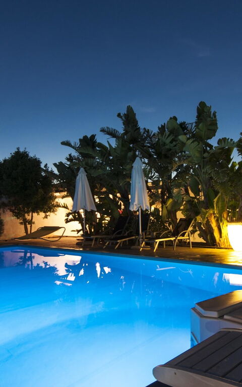 Cotriero: Garden, Pool