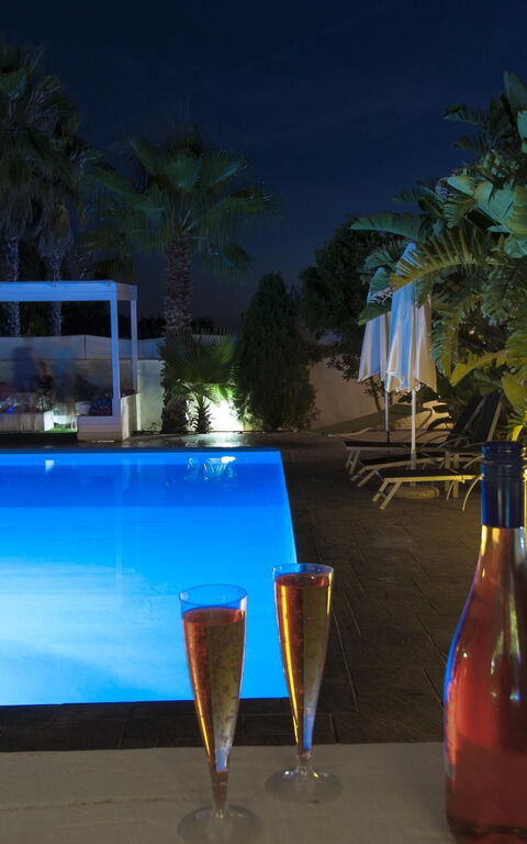 Cotriero: Garden, Pool