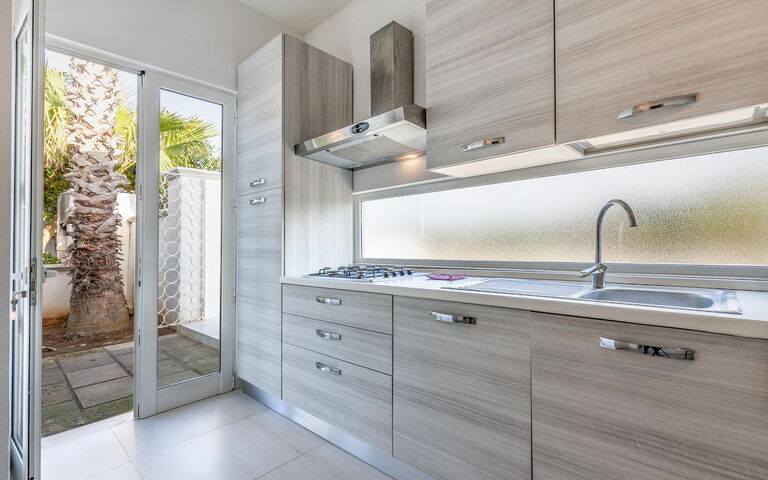 Accommodation Cotriero Crystal: Kitchen, Main Entrance