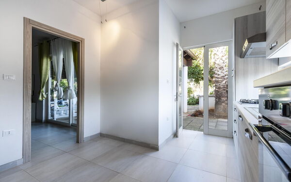 Accommodation Cotriero Crystal: Kitchen, Main Entrance