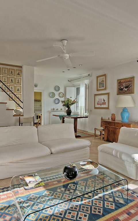 Vista Mare: Dining Room, Living Room