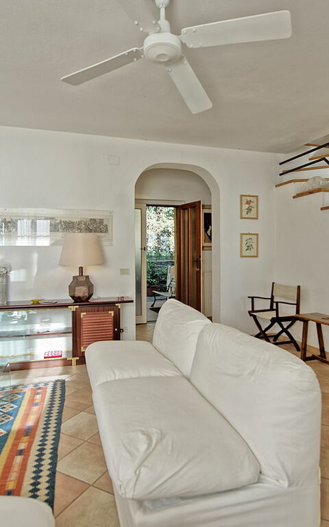 Vista Mare: Dining Room, Living Room