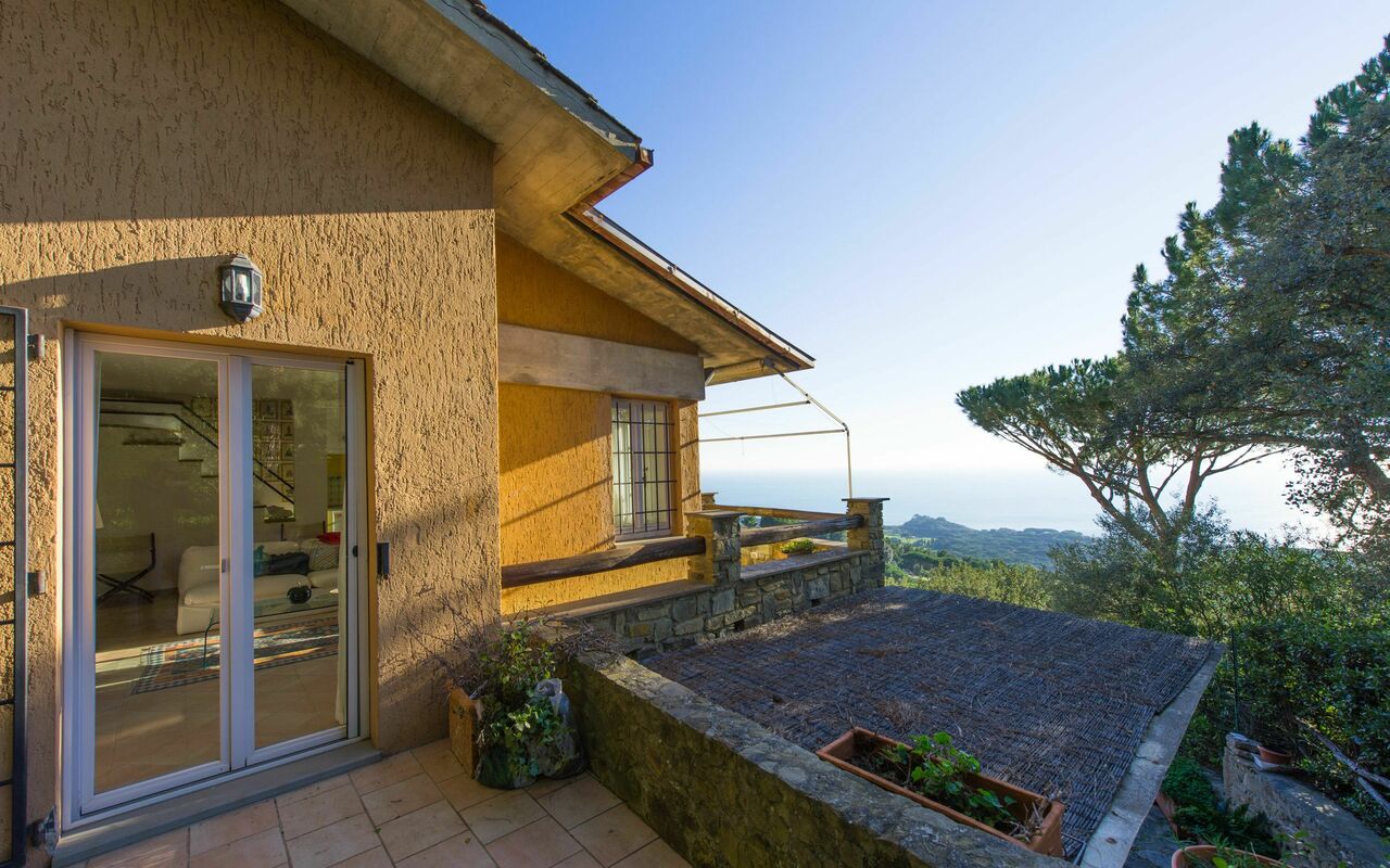 Vista Mare: Building Exterior, Garden, Outdoor