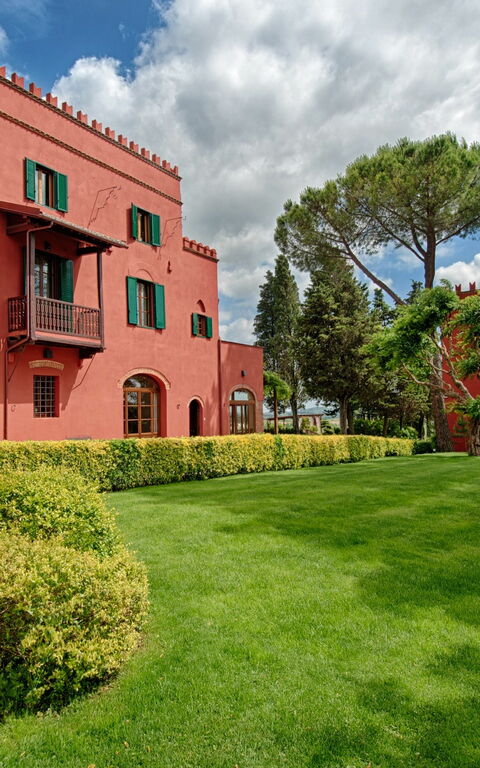 Tenuta Cambiano: Building Exterior, Outdoor