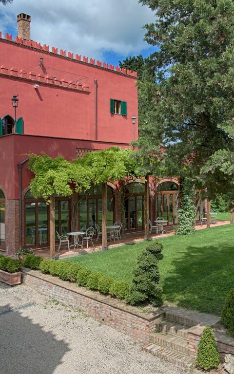 Tenuta Cambiano: Building Exterior, Outdoor