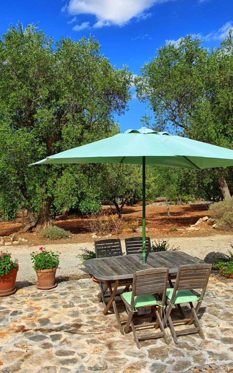 Trullo Pascarosa: Garden