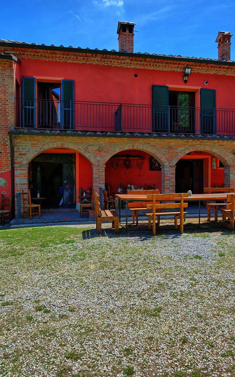 Villa Mario: Building Exterior, Garden