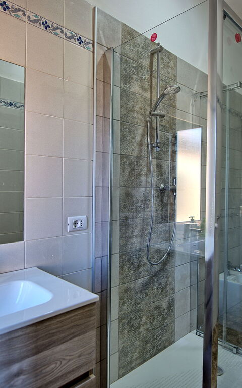 Villa Mario: Bathroom