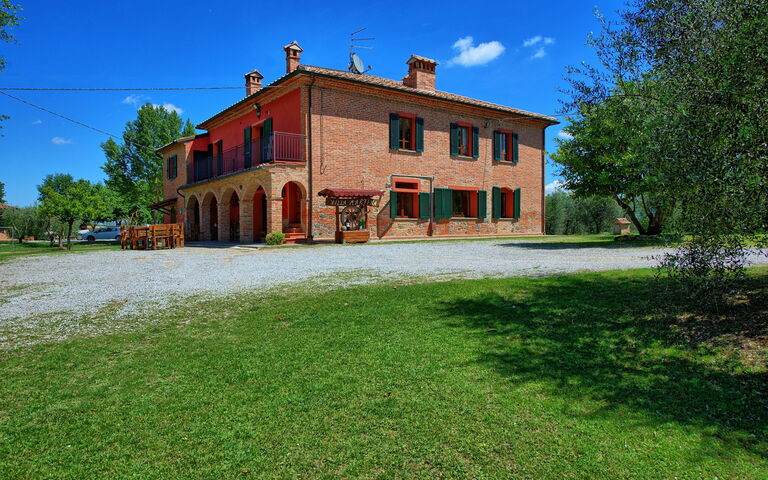 Villa Mario: Building Exterior, Garden