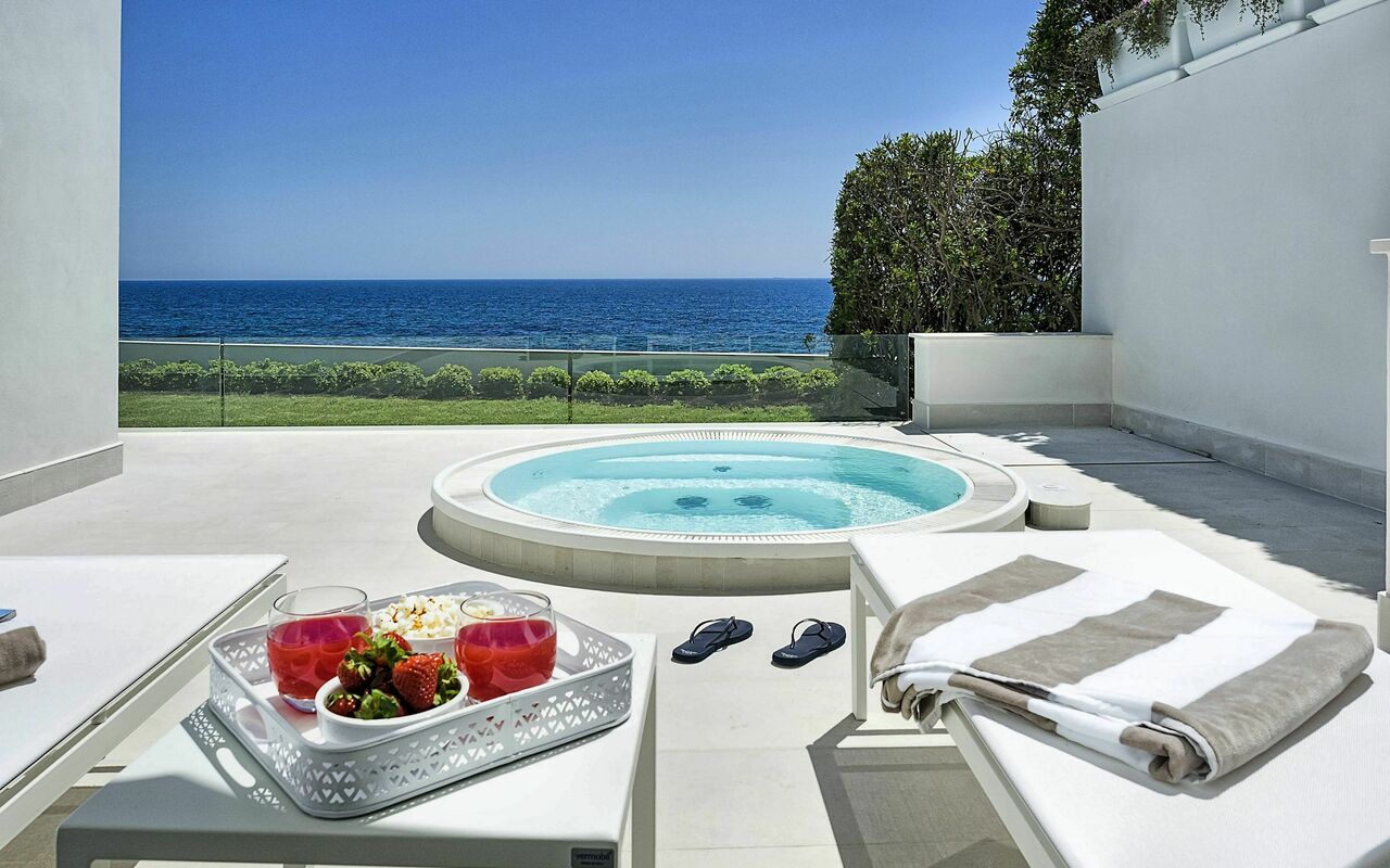 Marisol: Hot Tub, Outdoor
