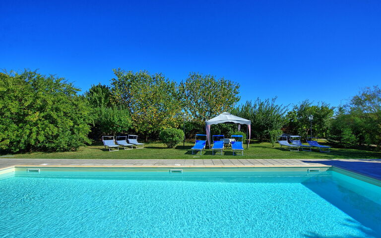 Casale Tiziano: Garden, Pool
