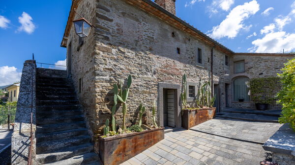 Casa la Fonte: Building Exterior, Outdoor