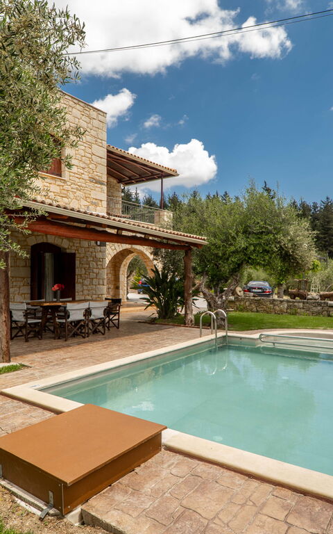 Villa Vrisses: Outdoor, Pool