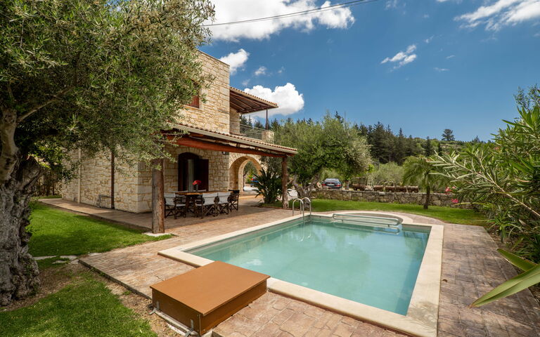 Villa Vrisses: Outdoor, Pool