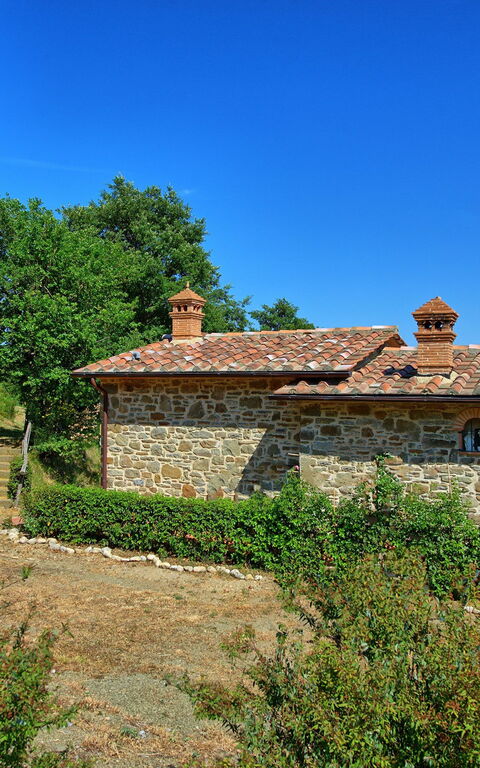 Borgo Veronica: Building Exterior, Garden