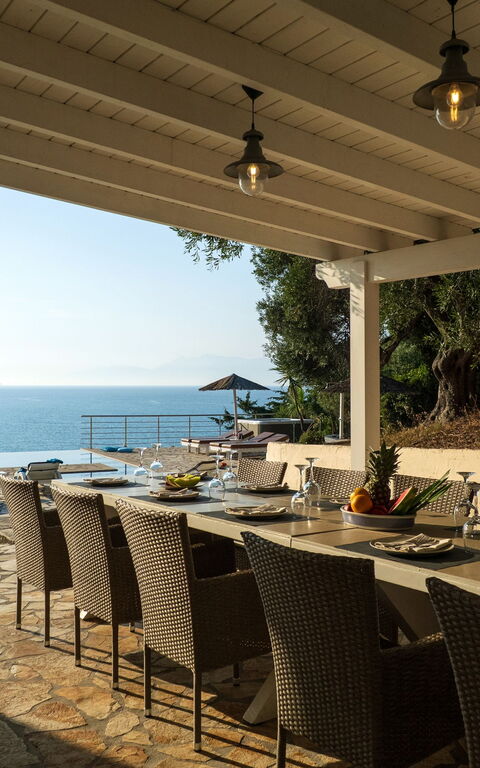 Beachfront Villa Seasun: Balcony / Terrace / Patio, Outdoor