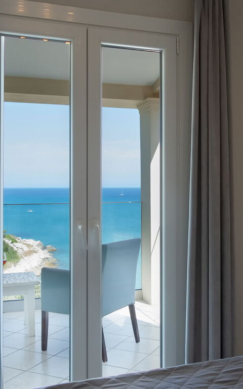 Beachfront Villa Seasun: Bedroom