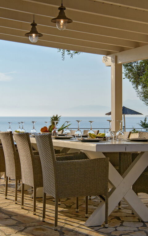 Beachfront Villa Seasun: Balcony / Terrace / Patio, Outdoor