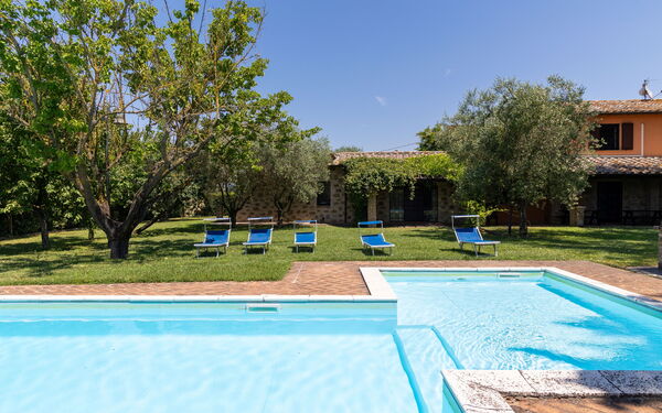 Villa Reale: Building Exterior, Garden, Outdoor, Pool