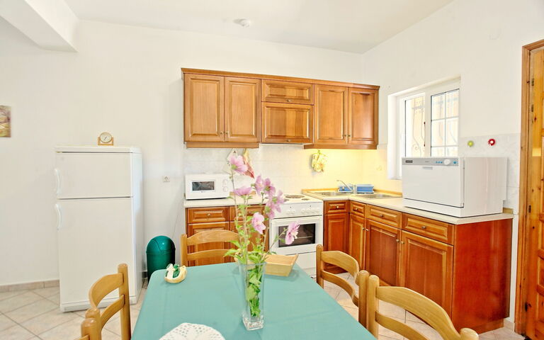 Beach Villa Nancy: Dining Room, Kitchen