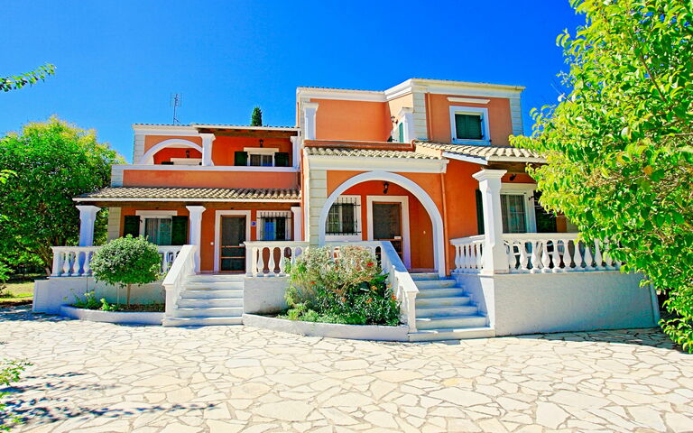 Beach Villa Nancy: Building Exterior