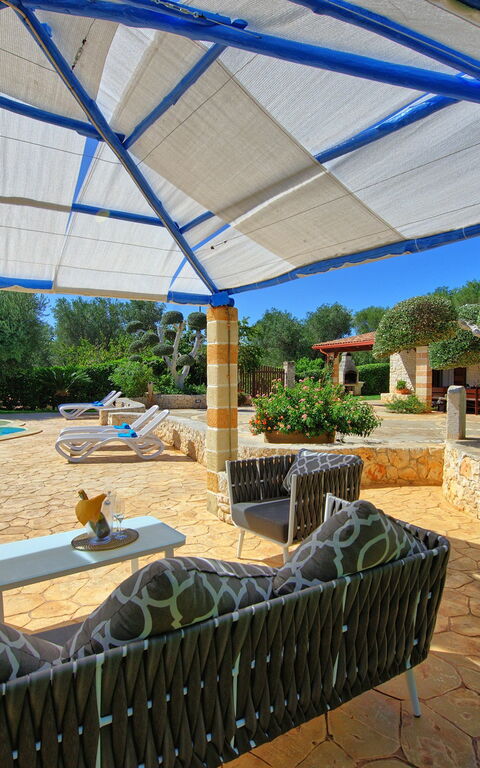 Lamia Santo Arcangelo: Building Exterior