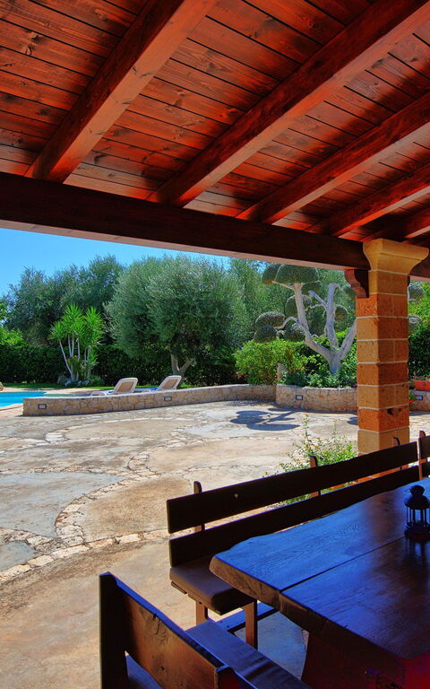 Lamia Santo Arcangelo: Building Exterior