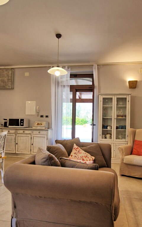 Lamia Santo Arcangelo: Living Room