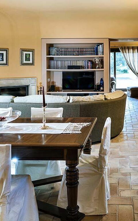 Villa Arangea: Dining Room, Kitchen