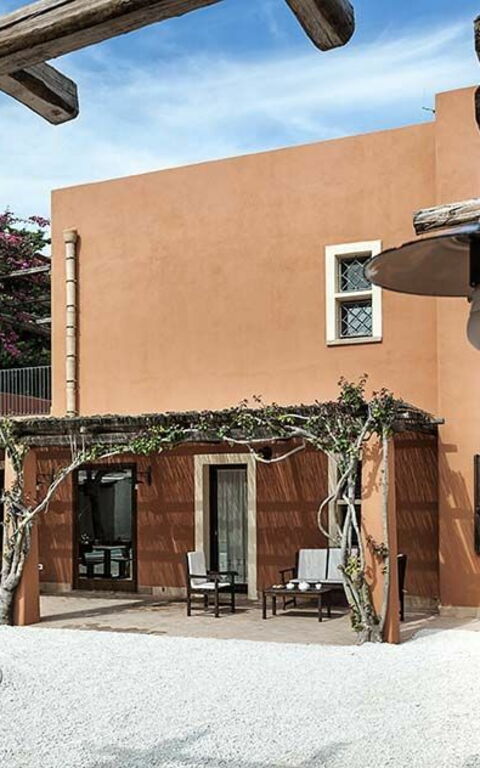 Villa Arangea: Building Exterior, Pool