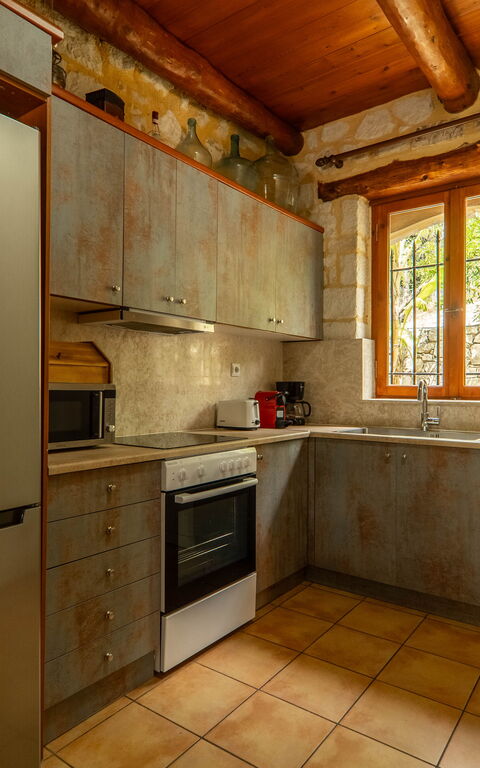 Villa Nipos: Bathroom, Kitchen