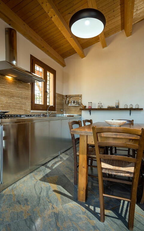 Villa Le Muse: Dining Room, Kitchen