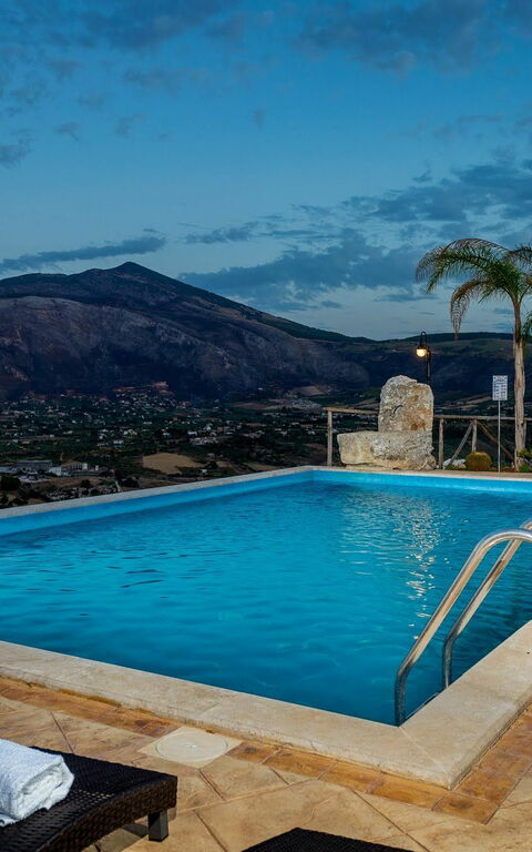 Villa Le Muse: Pool, Scenic View