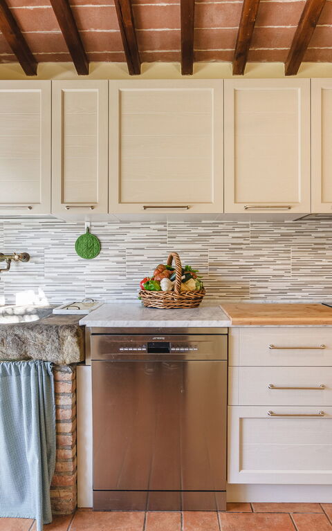 Casale Miro: Kitchen