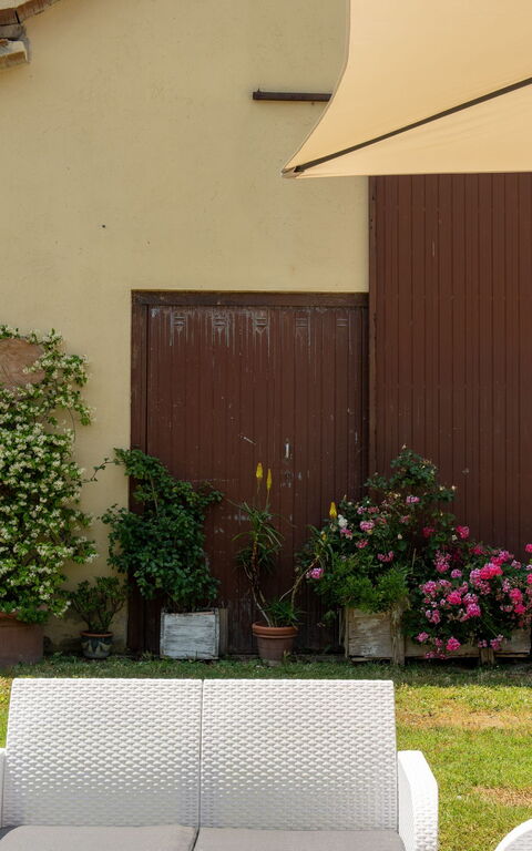 Casale Miro: Building Exterior, Outdoor, Pool