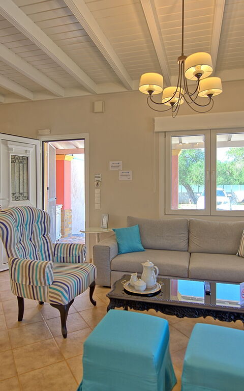 Beach Villa Joanna: Dining Room, Kitchen, Living Room