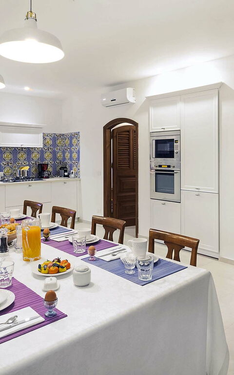 Blu Moon: Dining Room, Kitchen