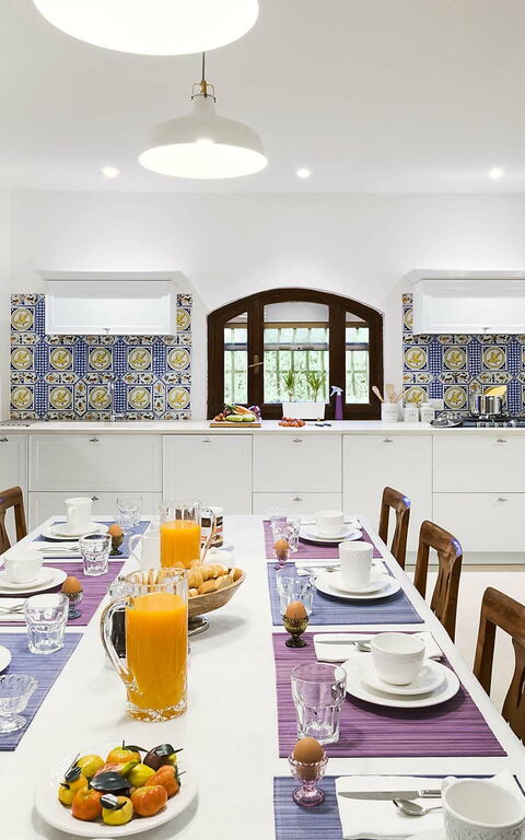 Blu Moon: Dining Room, Kitchen