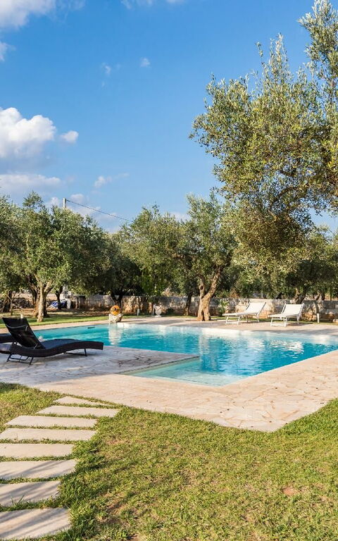 Villa Safiria: Garden, Pool