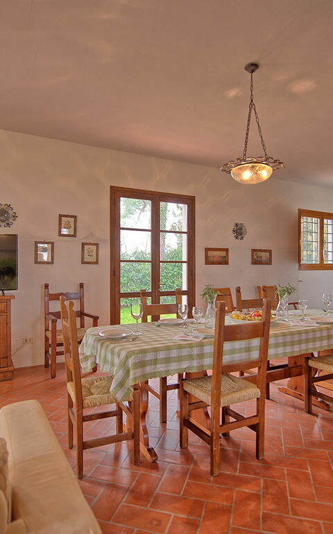 Casale Chiara: Dining Room, Living Room