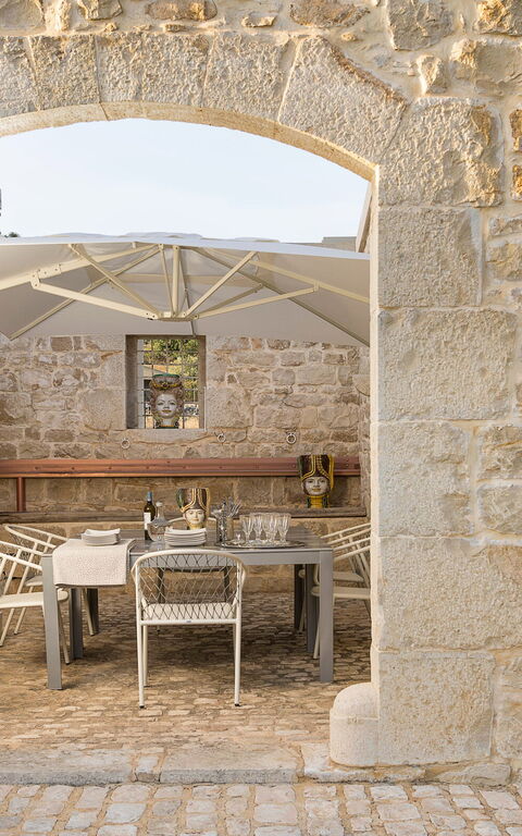 Villa Luna: Balcony / Terrace / Patio, Building Exterior, Outdoor