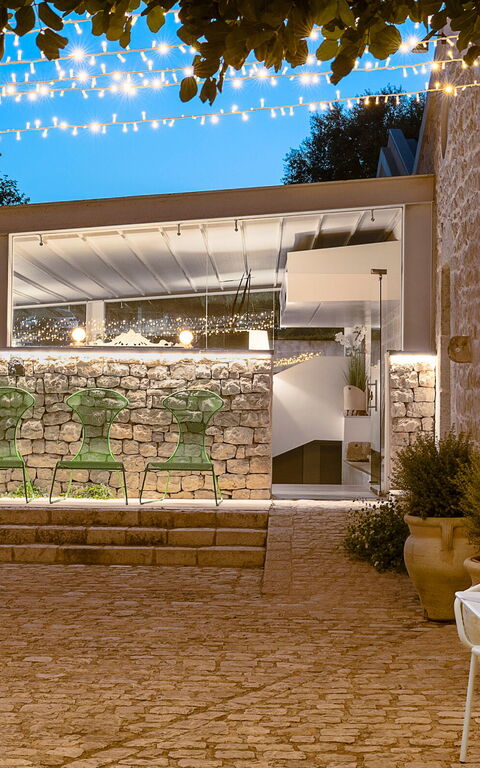 Villa Luna: Balcony / Terrace / Patio, Building Exterior, Outdoor